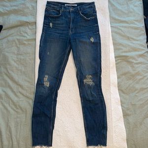 Zara trafaluc dark wash distressed skinny jeans